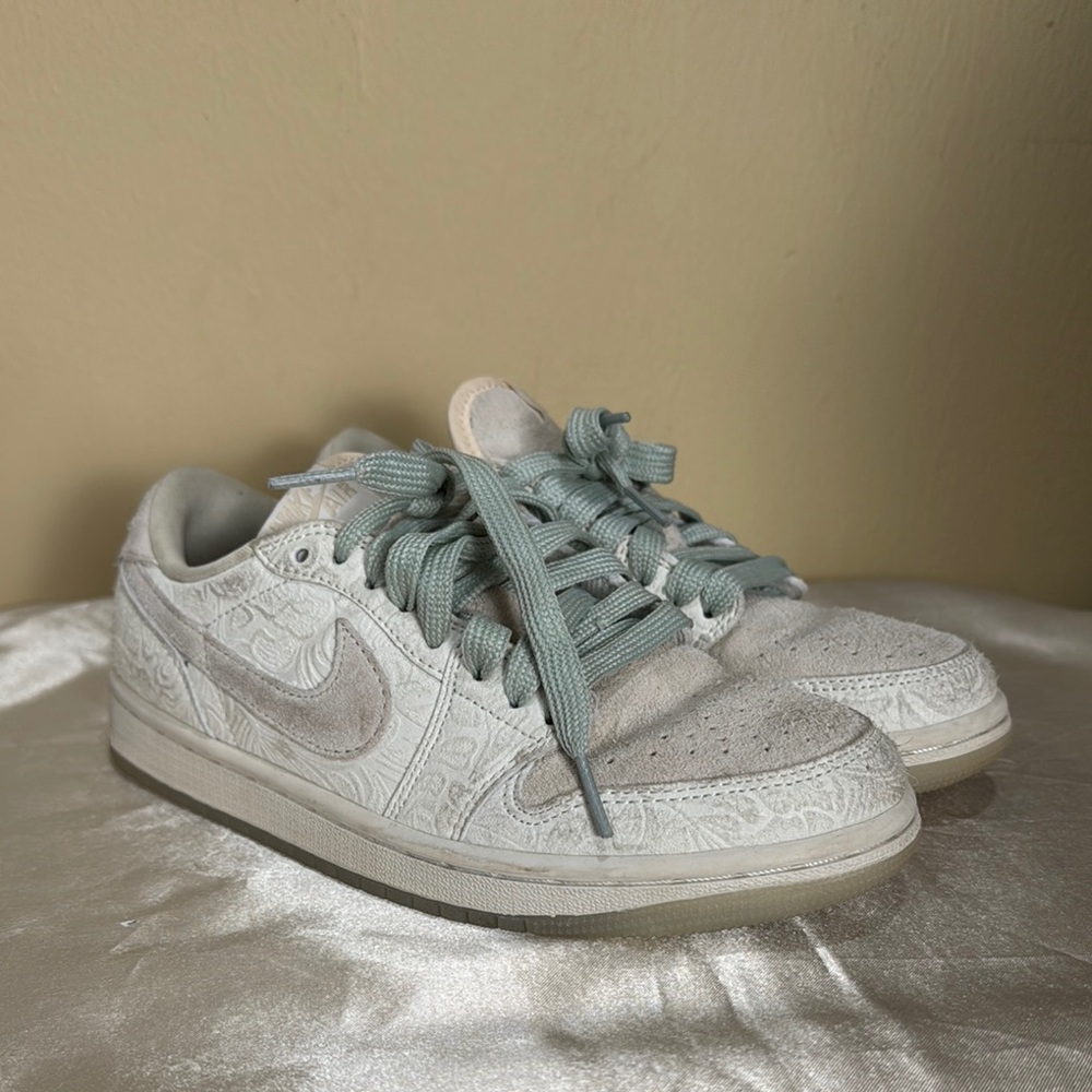 Jordan 1 Low Retro OG x Chris Paul Give Them Flowers